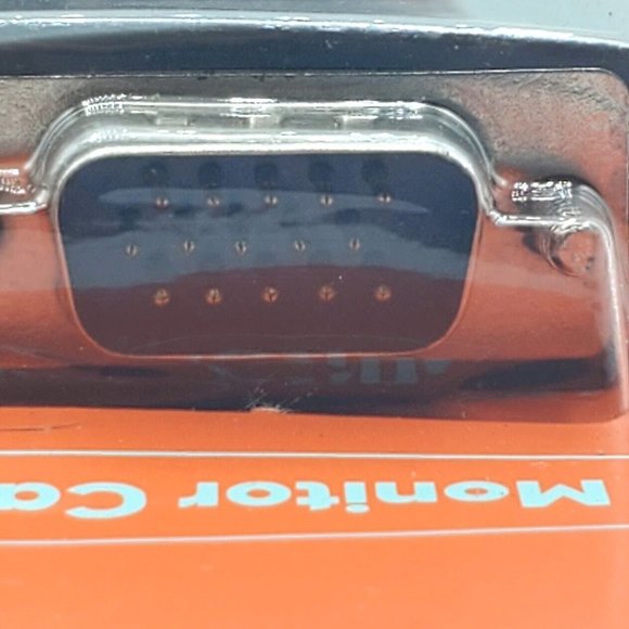 VGA to VGA ONN Cable 6' Connects PC or Laptop To VGA Monitor New in the case - Picture 2 of 8